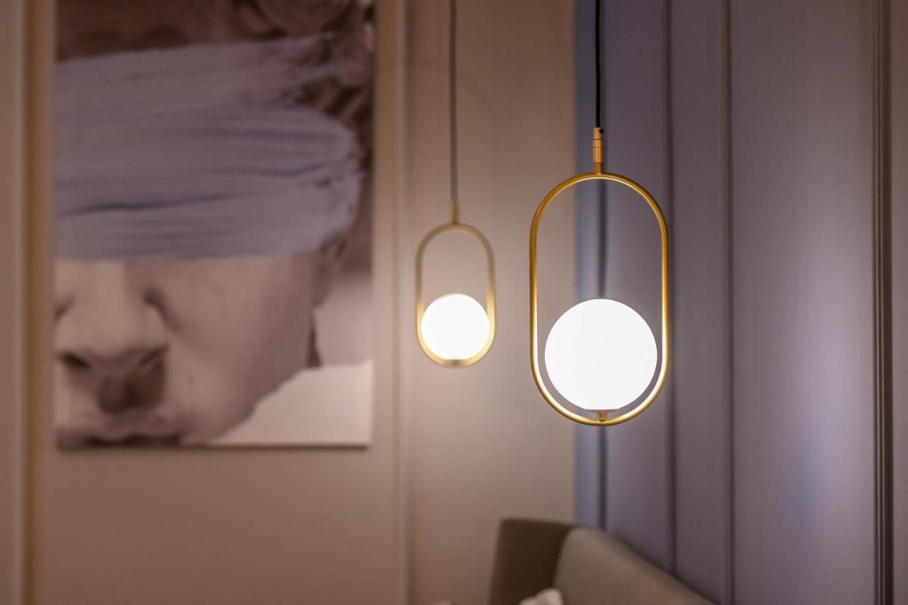 Modern Stay - Central Studios With Wall Projector Near Radisson ブカレスト エクステリア 写真