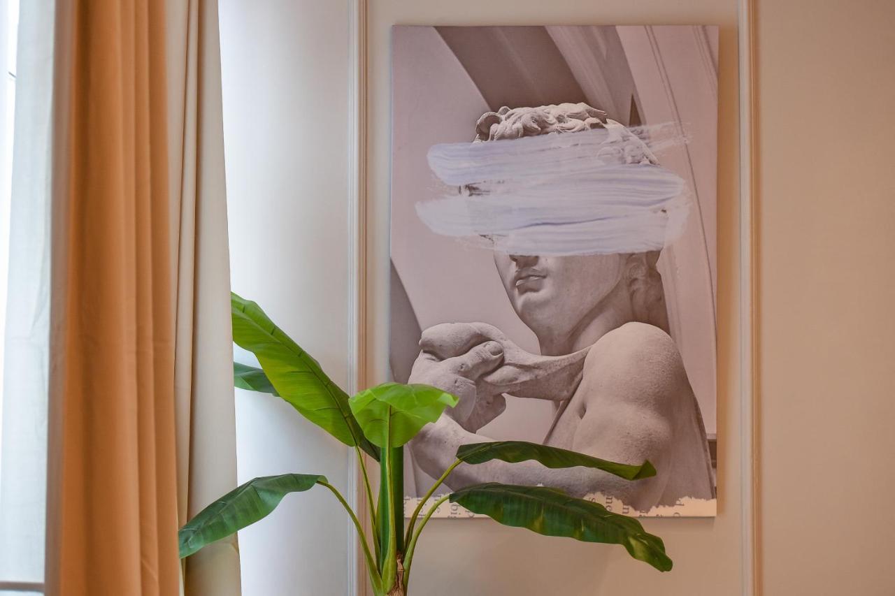Modern Stay - Central Studios With Wall Projector Near Radisson ブカレスト エクステリア 写真