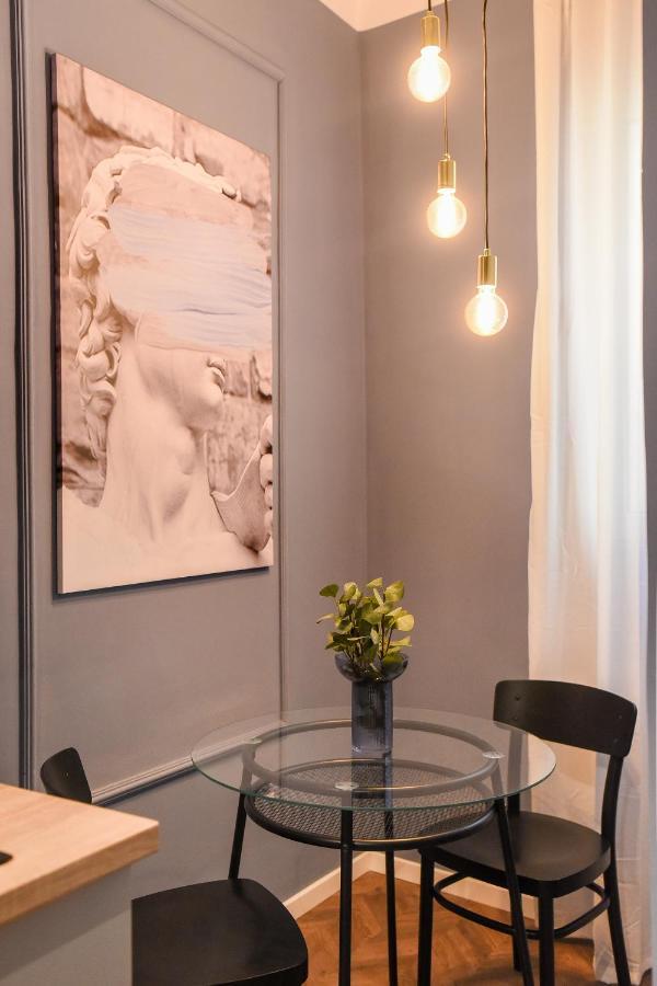 Modern Stay - Central Studios With Wall Projector Near Radisson ブカレスト エクステリア 写真