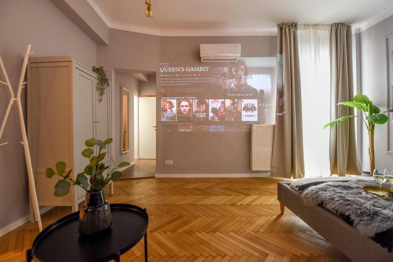 Modern Stay - Central Studios With Wall Projector Near Radisson ブカレスト エクステリア 写真