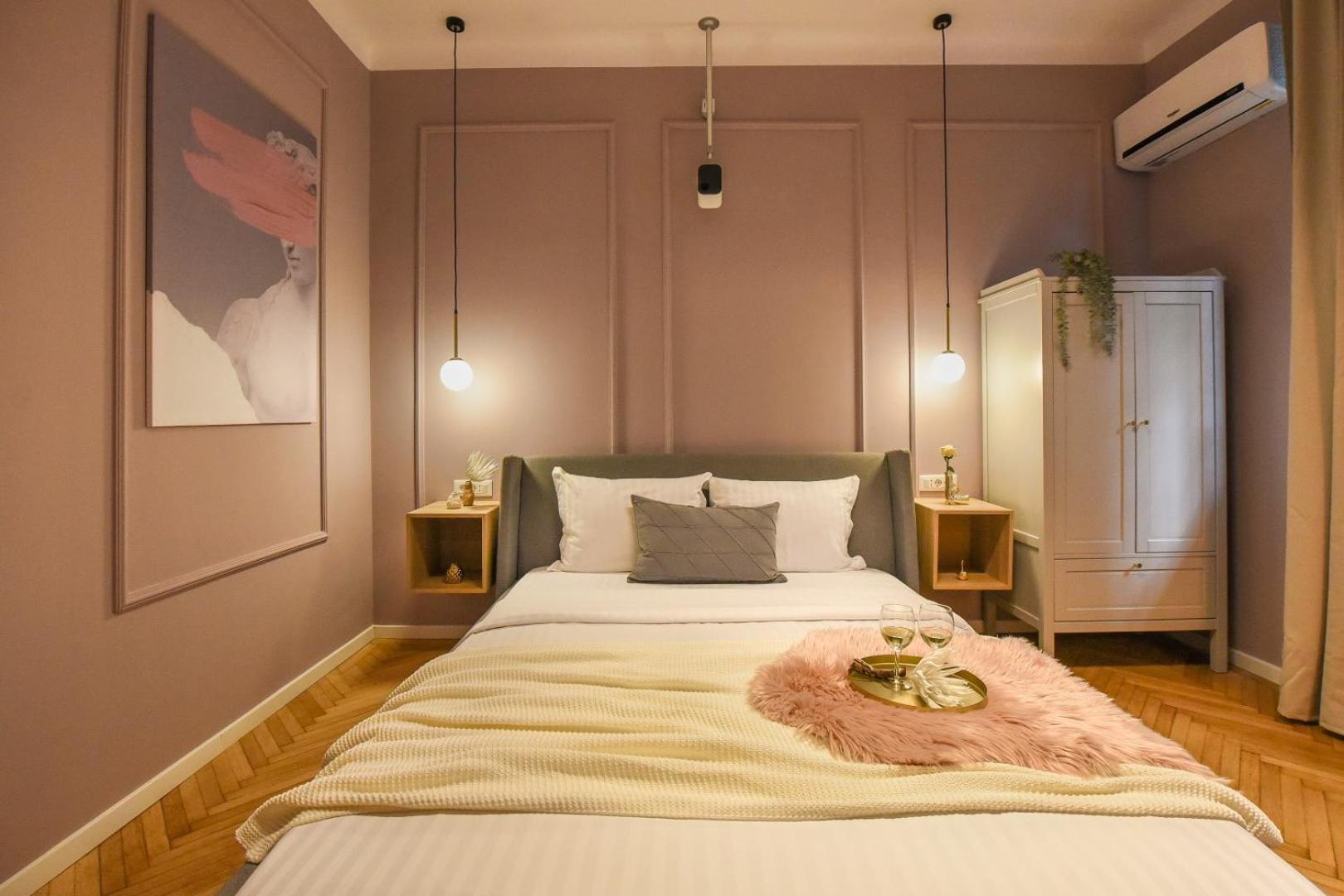 Modern Stay - Central Studios With Wall Projector Near Radisson ブカレスト エクステリア 写真