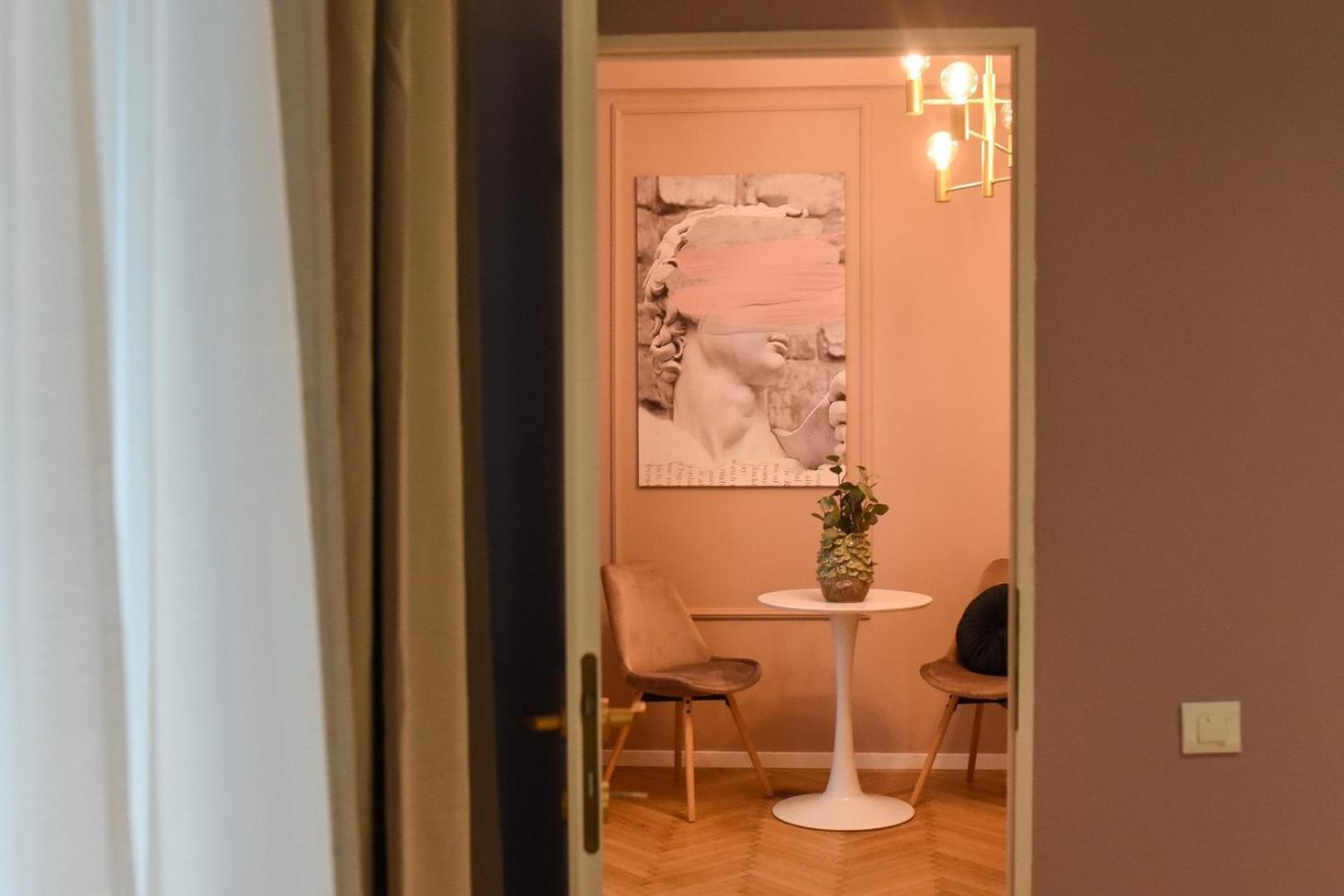 Modern Stay - Central Studios With Wall Projector Near Radisson ブカレスト 部屋 写真