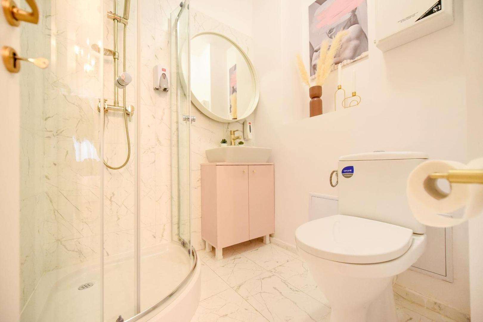 Modern Stay - Central Studios With Wall Projector Near Radisson ブカレスト 部屋 写真